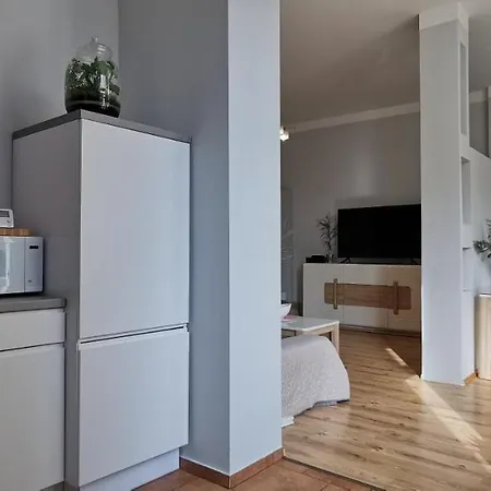 アパート Monte Lu Apartment, & Pier 700m ソポト